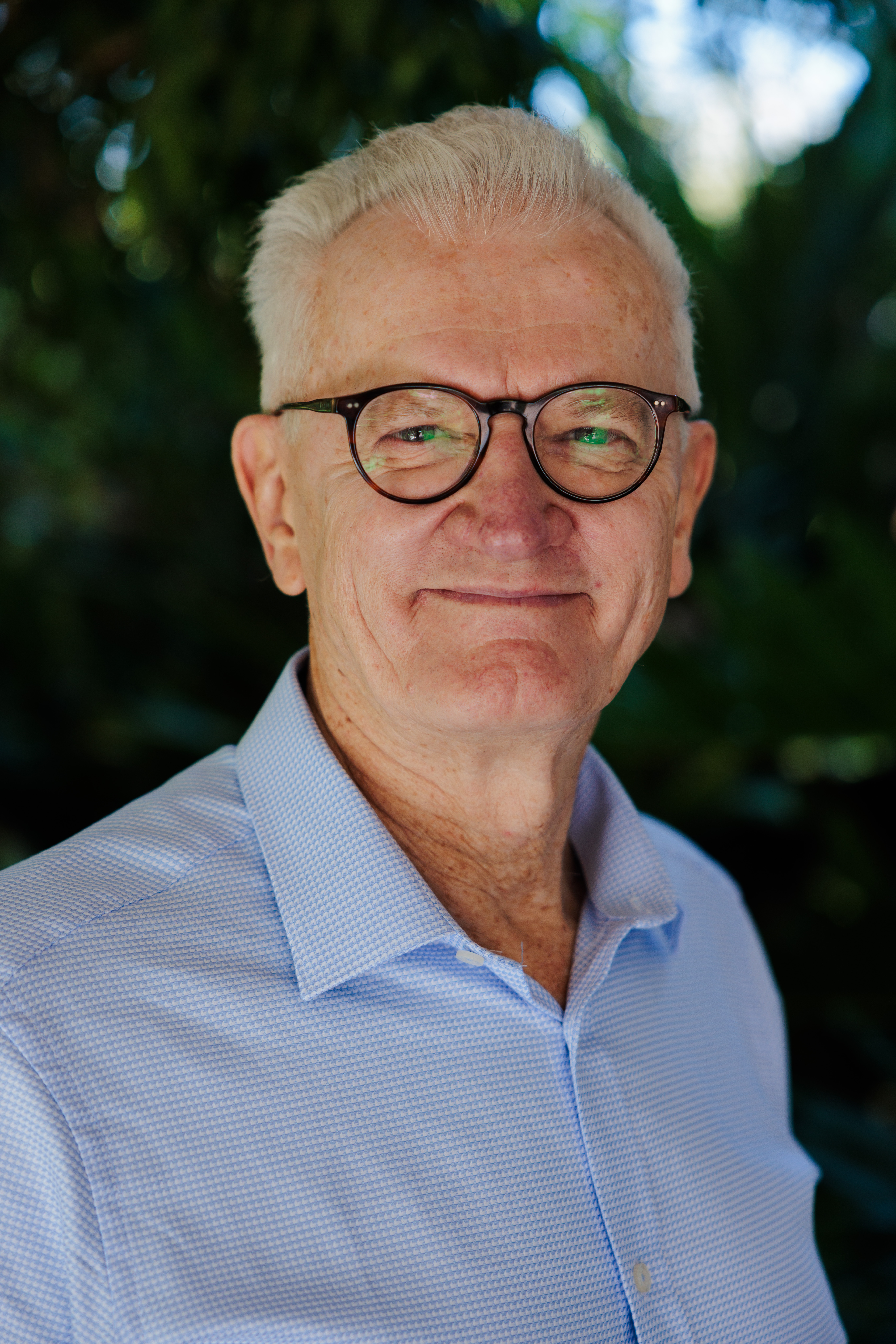 Dr Bill Glasson